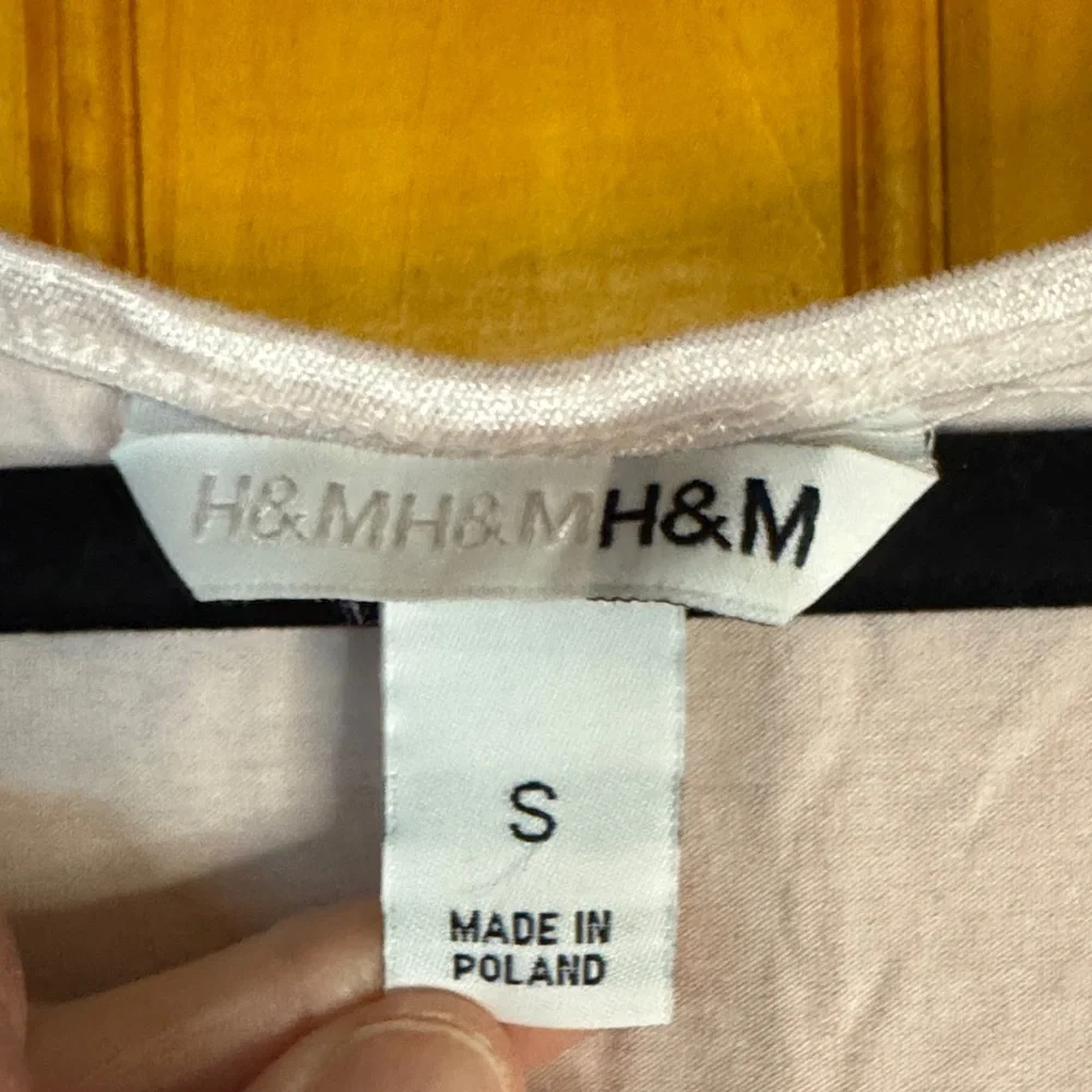 H&M Blush Pink Long Sleeve V-Neck Top - Picture 2 of 8